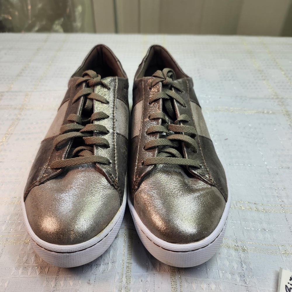 Clarks Metallic Olive Green Low-Top Sneakers